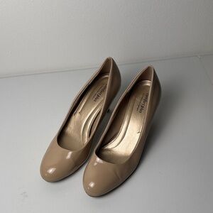 Comfort Plus by Predictions Women's Beige Heels Size 9.5 Business Casual